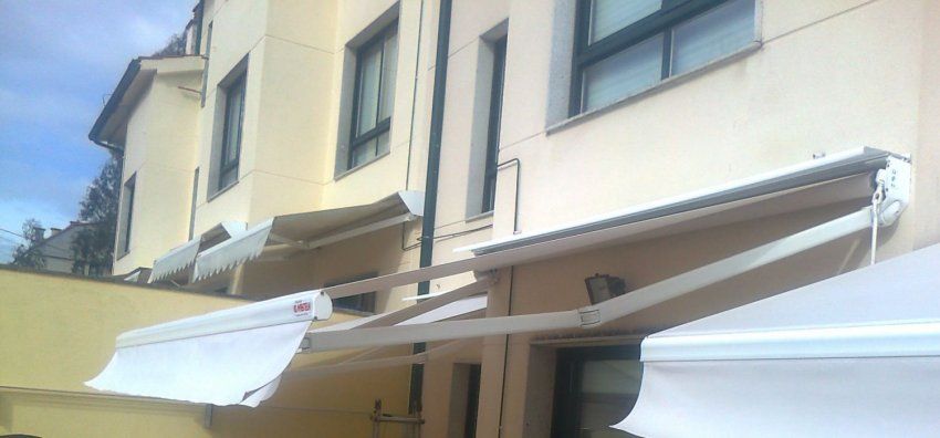 TOLDO SEMICOFRE/TEJADILLO