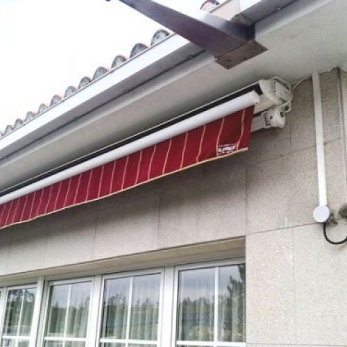 TOLDO CON SEMICOFRE