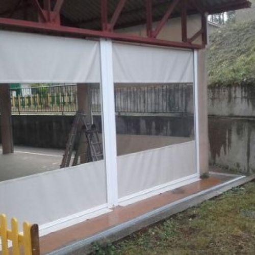 TOLDOS VERTICALES CON GUIA