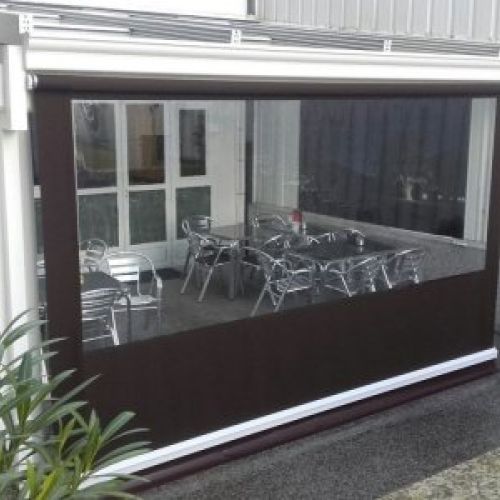 TOLDO VERTICAL CON VENTANA